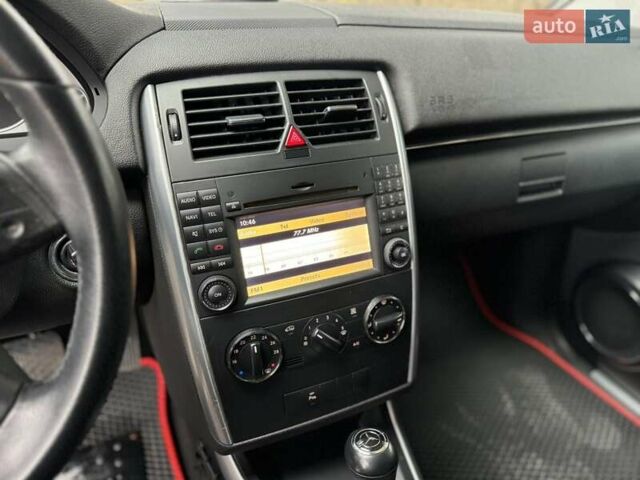 Чорний Мерседес Б-клас, об'ємом двигуна 1.7 л та пробігом 76 тис. км за 7599 $, фото 17 на Automoto.ua