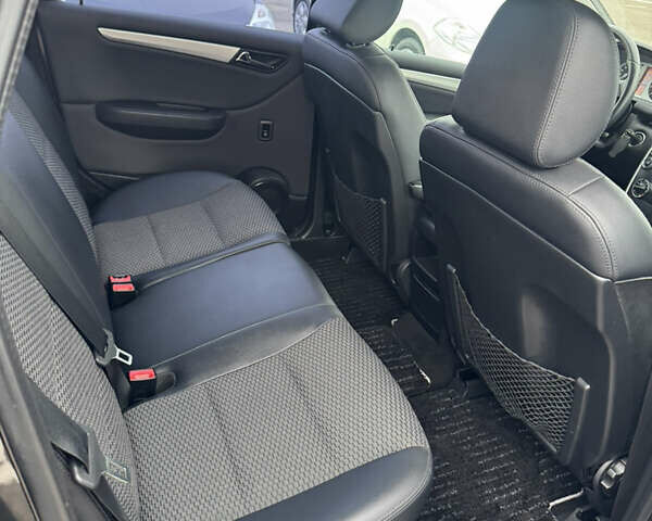 Чорний Мерседес Б-клас, об'ємом двигуна 1.7 л та пробігом 41 тис. км за 8800 $, фото 16 на Automoto.ua