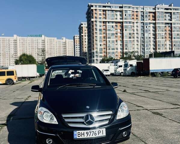 Черный Мерседес Б-класс, объемом двигателя 1.7 л и пробегом 119 тыс. км за 8400 $, фото 4 на Automoto.ua