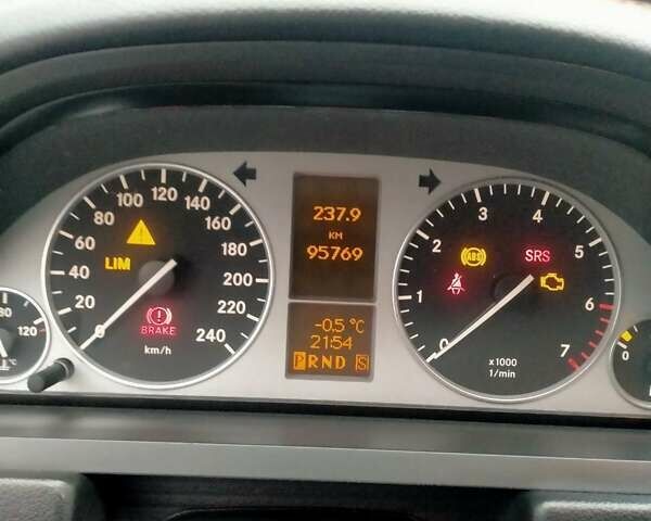 Чорний Мерседес Б-клас, об'ємом двигуна 1.7 л та пробігом 95 тис. км за 8400 $, фото 18 на Automoto.ua