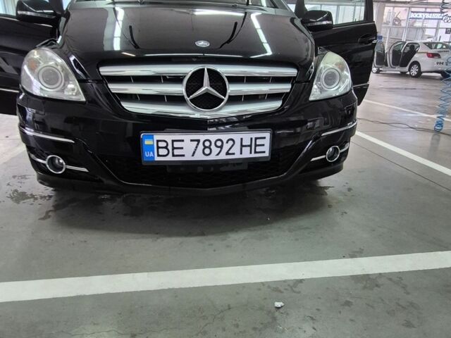 Чорний Мерседес Б-клас, об'ємом двигуна 1.7 л та пробігом 102 тис. км за 7500 $, фото 5 на Automoto.ua