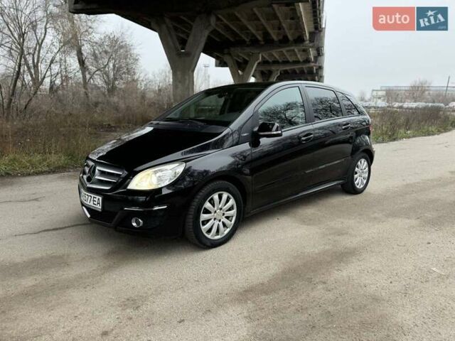Чорний Мерседес Б-клас, об'ємом двигуна 1.7 л та пробігом 76 тис. км за 7599 $, фото 12 на Automoto.ua