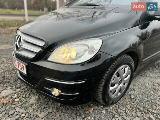 Чорний Мерседес Б-клас, об'ємом двигуна 1.7 л та пробігом 210 тис. км за 8200 $, фото 29 на Automoto.ua