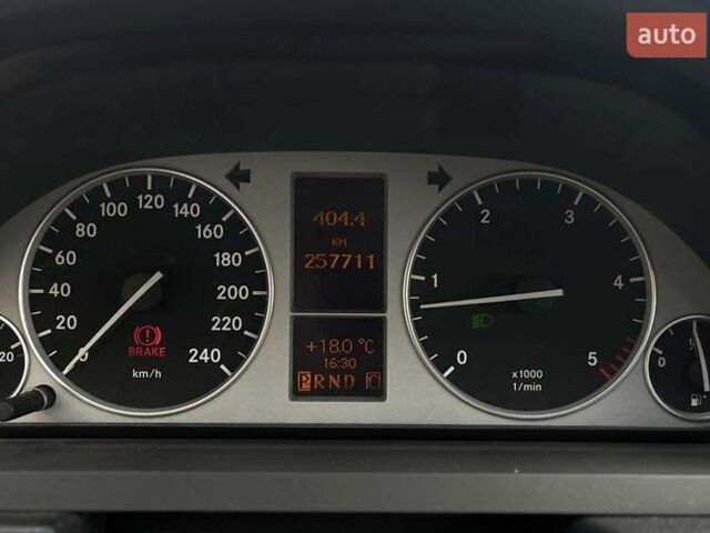 Мерседес Б-класс 2010 в Мукачеве на Automoto.ua Черный Мерседес Б-класс, объемом двигателя 1.99 л и пробегом 257 тыс. км за 9200 $, фото 12 на Automoto.ua