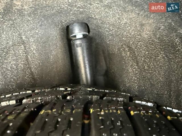 Чорний Мерседес Б-клас, об'ємом двигуна 1.7 л та пробігом 65 тис. км за 10000 $, фото 30 на Automoto.ua