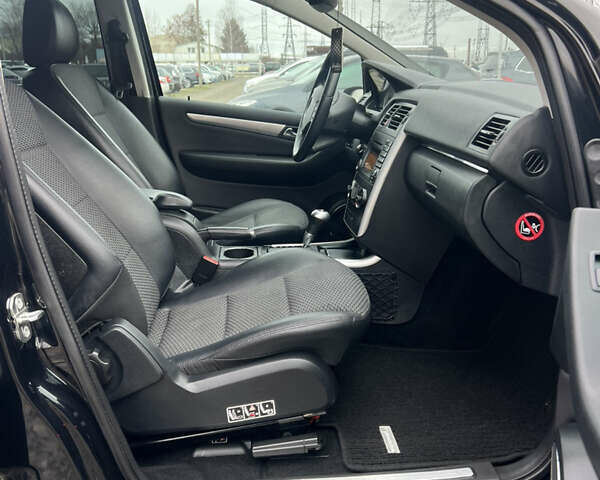 Чорний Мерседес Б-клас, об'ємом двигуна 1.7 л та пробігом 210 тис. км за 8200 $, фото 40 на Automoto.ua