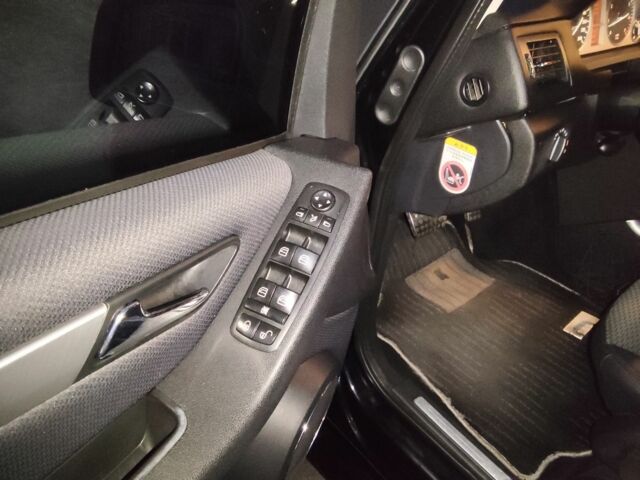 Черный Мерседес Б-класс, объемом двигателя 1.7 л и пробегом 150 тыс. км за 8000 $, фото 17 на Automoto.ua