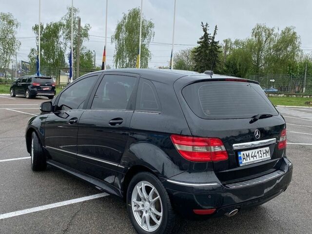 Чорний Мерседес Б-клас, об'ємом двигуна 2 л та пробігом 218 тис. км за 7450 $, фото 5 на Automoto.ua