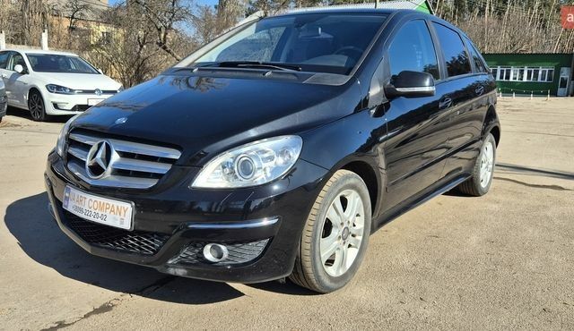 Чорний Мерседес Б-клас, об'ємом двигуна 1.7 л та пробігом 114 тис. км за 8000 $, фото 2 на Automoto.ua