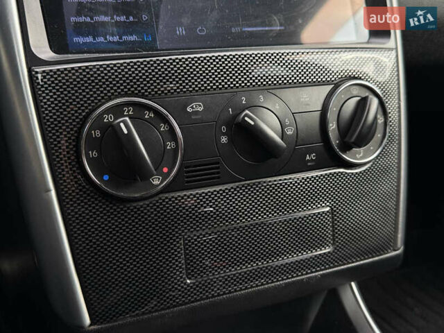 Мерседес Б-класс 2010 в Киеве на Automoto.ua Черный Мерседес Б-класс, объемом двигателя 1.7 л и пробегом 85 тыс. км за 9190 $, фото 21 на Automoto.ua