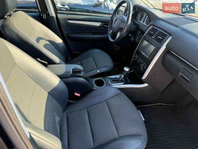 Черный Мерседес Б-класс, объемом двигателя 1.7 л и пробегом 60 тыс. км за 8700 $, фото 19 на Automoto.ua