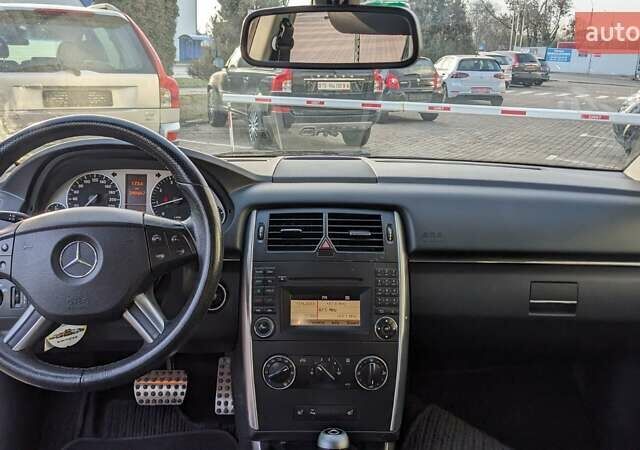 Черный Мерседес Б-класс, объемом двигателя 1.7 л и пробегом 249 тыс. км за 7999 $, фото 18 на Automoto.ua