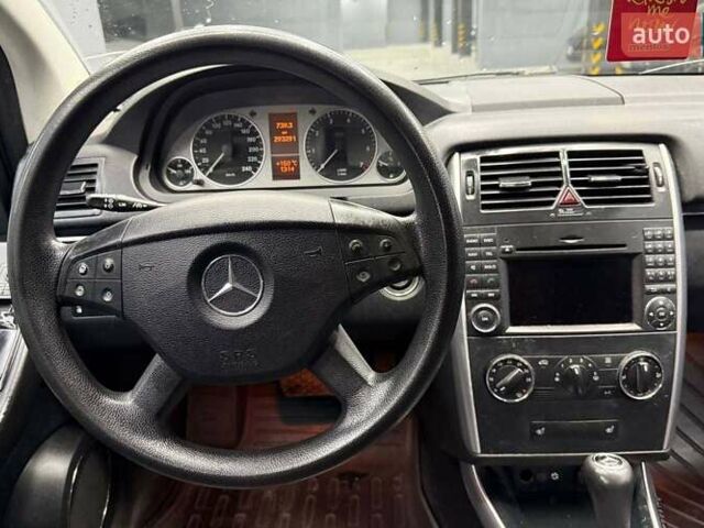 Черный Мерседес Б-класс, объемом двигателя 2.03 л и пробегом 280 тыс. км за 6700 $, фото 10 на Automoto.ua