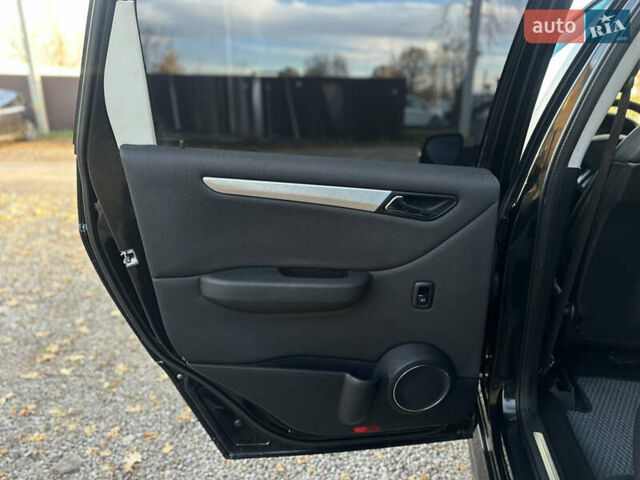 Черный Мерседес Б-класс, объемом двигателя 1.5 л и пробегом 222 тыс. км за 8200 $, фото 34 на Automoto.ua