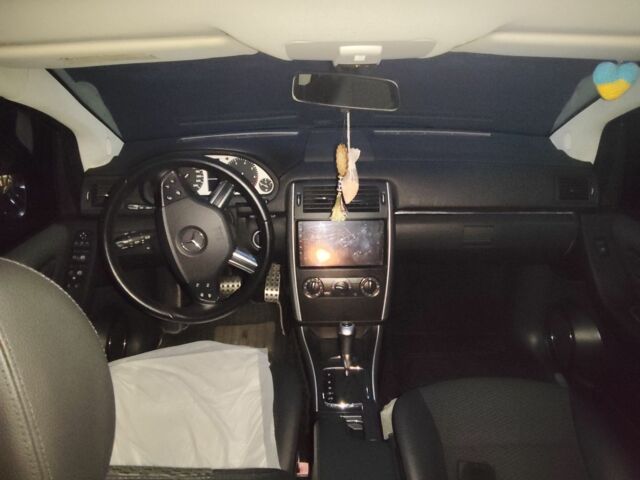 Черный Мерседес Б-класс, объемом двигателя 1.7 л и пробегом 150 тыс. км за 8000 $, фото 14 на Automoto.ua