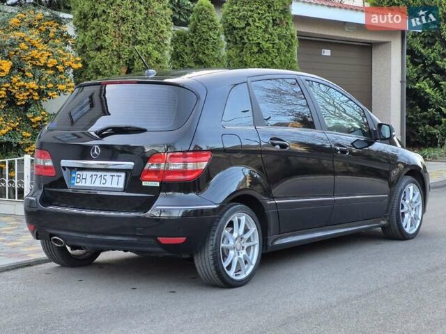 Черный Мерседес Б-класс, объемом двигателя 1.8 л и пробегом 70 тыс. км за 7999 $, фото 13 на Automoto.ua