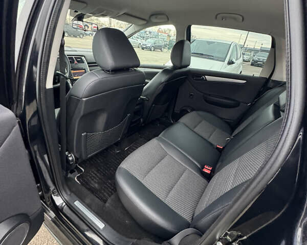 Чорний Мерседес Б-клас, об'ємом двигуна 1.7 л та пробігом 41 тис. км за 8800 $, фото 13 на Automoto.ua