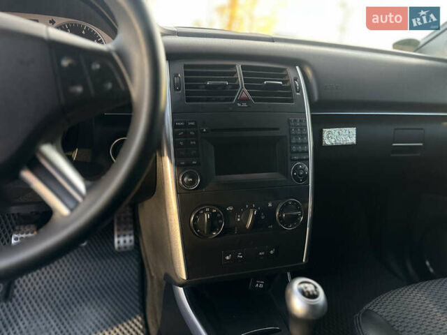 Черный Мерседес Б-класс, объемом двигателя 1.5 л и пробегом 222 тыс. км за 8200 $, фото 30 на Automoto.ua