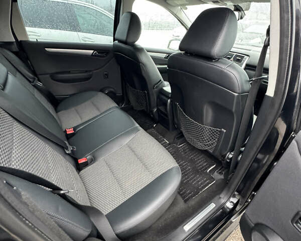 Чорний Мерседес Б-клас, об'ємом двигуна 1.7 л та пробігом 49 тис. км за 8900 $, фото 17 на Automoto.ua