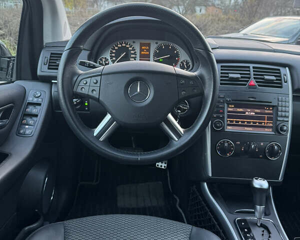 Чорний Мерседес Б-клас, об'ємом двигуна 1.7 л та пробігом 89 тис. км за 7990 $, фото 11 на Automoto.ua