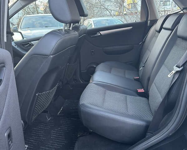 Чорний Мерседес Б-клас, об'ємом двигуна 1.7 л та пробігом 89 тис. км за 7990 $, фото 16 на Automoto.ua