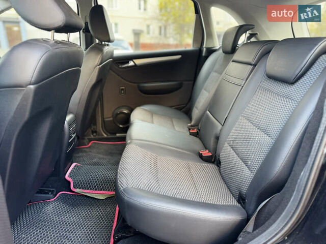 Чорний Мерседес Б-клас, об'ємом двигуна 1.99 л та пробігом 224 тис. км за 8750 $, фото 12 на Automoto.ua