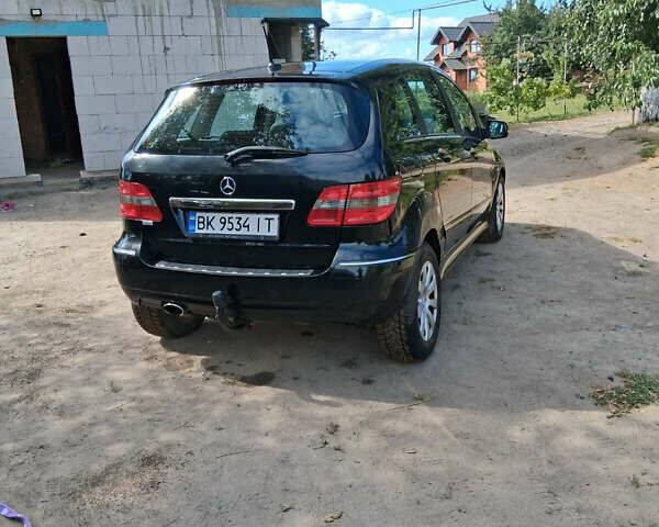 Черный Мерседес Б-класс, объемом двигателя 1.99 л и пробегом 275 тыс. км за 8700 $, фото 2 на Automoto.ua