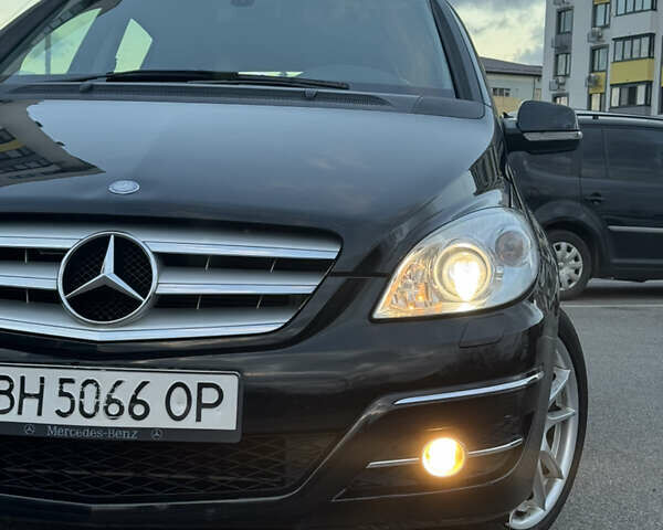 Чорний Мерседес Б-клас, об'ємом двигуна 1.7 л та пробігом 89 тис. км за 7990 $, фото 3 на Automoto.ua