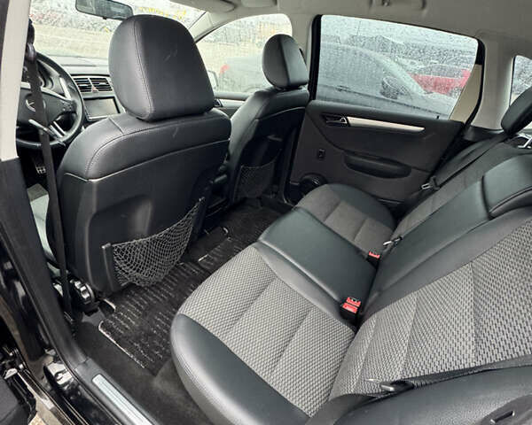 Чорний Мерседес Б-клас, об'ємом двигуна 1.7 л та пробігом 49 тис. км за 8900 $, фото 10 на Automoto.ua