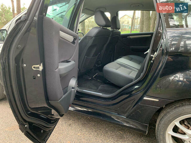 Чорний Мерседес Б-клас, об'ємом двигуна 2 л та пробігом 51 тис. км за 9100 $, фото 25 на Automoto.ua