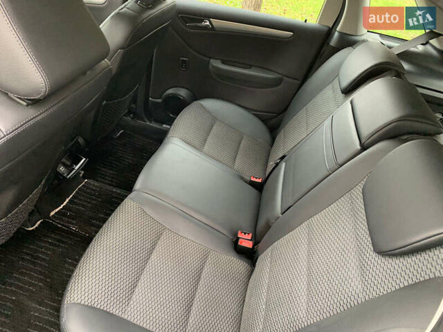 Чорний Мерседес Б-клас, об'ємом двигуна 2 л та пробігом 51 тис. км за 9100 $, фото 12 на Automoto.ua