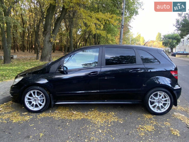 Черный Мерседес Б-класс, объемом двигателя 1.7 л и пробегом 84 тыс. км за 8200 $, фото 9 на Automoto.ua