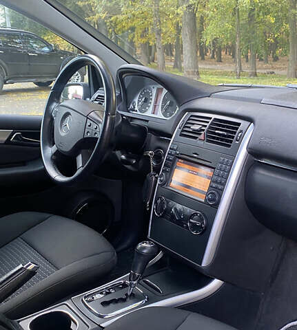 Черный Мерседес Б-класс, объемом двигателя 1.7 л и пробегом 84 тыс. км за 8200 $, фото 15 на Automoto.ua