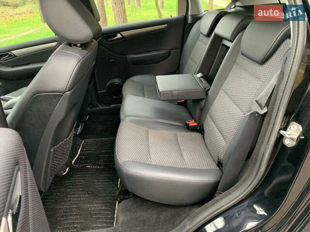 Чорний Мерседес Б-клас, об'ємом двигуна 2 л та пробігом 51 тис. км за 9100 $, фото 24 на Automoto.ua