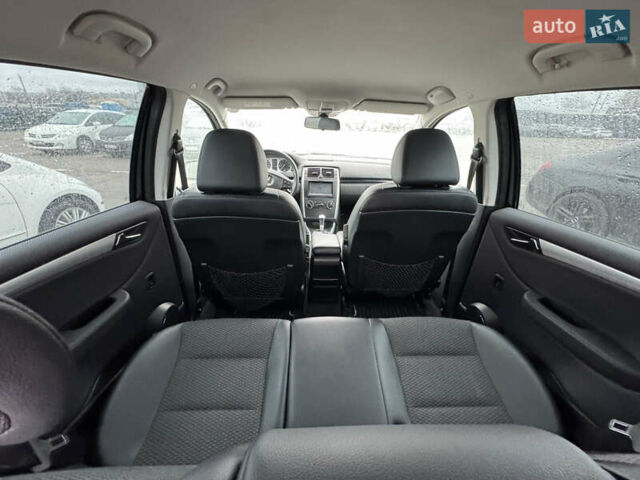 Чорний Мерседес Б-клас, об'ємом двигуна 1.7 л та пробігом 49 тис. км за 8900 $, фото 19 на Automoto.ua