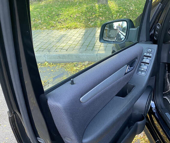 Черный Мерседес Б-класс, объемом двигателя 1.7 л и пробегом 84 тыс. км за 8200 $, фото 16 на Automoto.ua