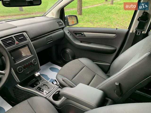 Чорний Мерседес Б-клас, об'ємом двигуна 2 л та пробігом 51 тис. км за 9100 $, фото 19 на Automoto.ua