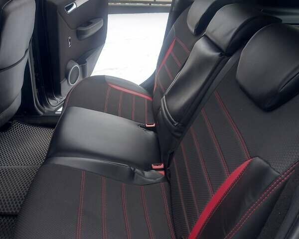 Черный Мерседес Б-класс, объемом двигателя 1.99 л и пробегом 202 тыс. км за 7700 $, фото 7 на Automoto.ua