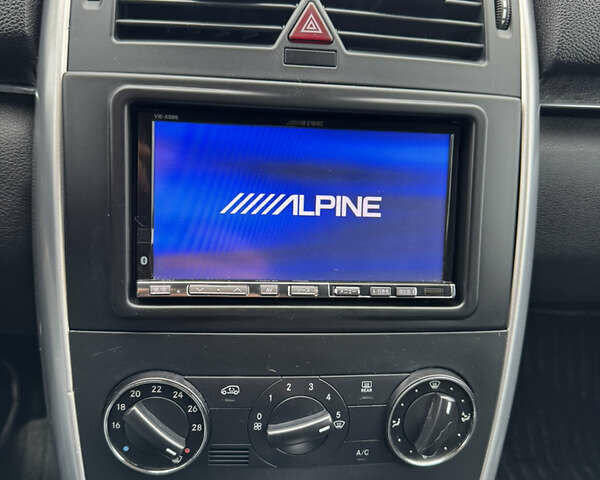 Чорний Мерседес Б-клас, об'ємом двигуна 1.7 л та пробігом 49 тис. км за 8900 $, фото 15 на Automoto.ua