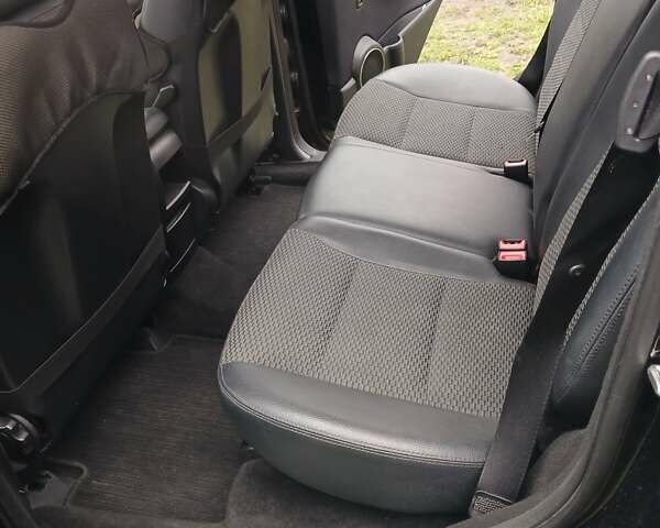 Черный Мерседес Б-класс, объемом двигателя 1.7 л и пробегом 114 тыс. км за 8900 $, фото 12 на Automoto.ua