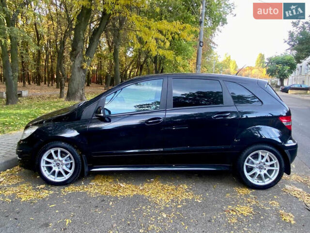 Черный Мерседес Б-класс, объемом двигателя 1.7 л и пробегом 84 тыс. км за 8200 $, фото 1 на Automoto.ua