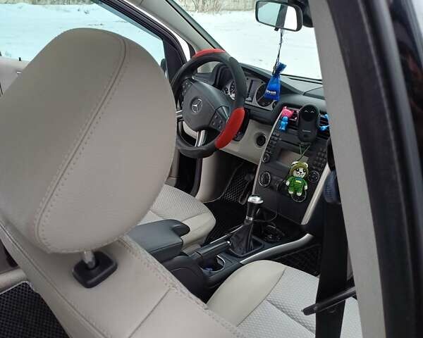 Черный Мерседес Б-класс, объемом двигателя 1.99 л и пробегом 240 тыс. км за 8000 $, фото 20 на Automoto.ua