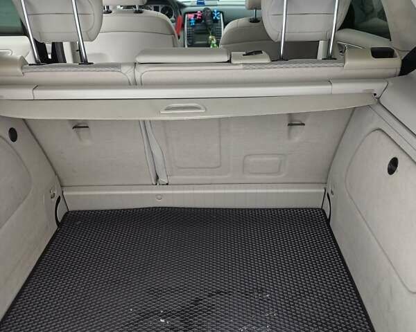 Черный Мерседес Б-класс, объемом двигателя 1.99 л и пробегом 240 тыс. км за 8000 $, фото 12 на Automoto.ua