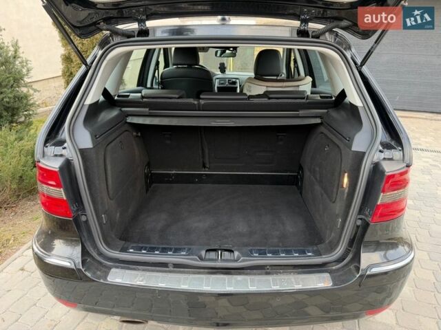 Чорний Мерседес Б-клас, об'ємом двигуна 1.7 л та пробігом 92 тис. км за 8900 $, фото 6 на Automoto.ua