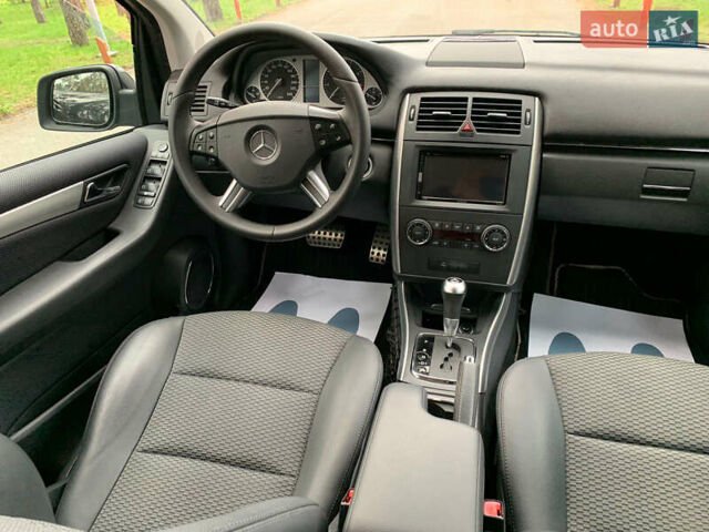 Чорний Мерседес Б-клас, об'ємом двигуна 2 л та пробігом 51 тис. км за 9100 $, фото 23 на Automoto.ua