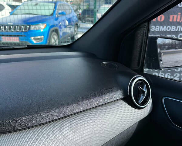 Чорний Мерседес Б-клас, об'ємом двигуна 1.8 л та пробігом 348 тис. км за 12500 $, фото 11 на Automoto.ua