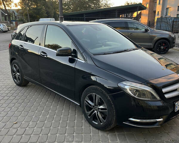 Чорний Мерседес Б-клас, об'ємом двигуна 1.8 л та пробігом 210 тис. км за 10200 $, фото 3 на Automoto.ua