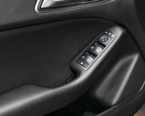 Чорний Мерседес Б-клас, об'ємом двигуна 1.8 л та пробігом 340 тис. км за 10800 $, фото 2 на Automoto.ua