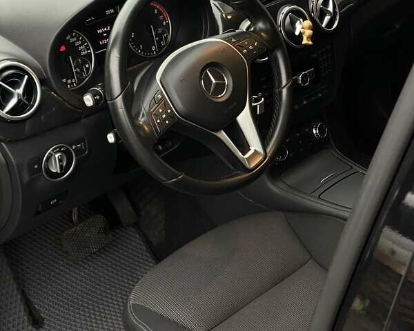 Чорний Мерседес Б-клас, об'ємом двигуна 1.8 л та пробігом 340 тис. км за 10800 $, фото 4 на Automoto.ua