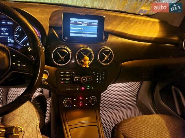 Чорний Мерседес Б-клас, об'ємом двигуна 1.8 л та пробігом 340 тис. км за 10800 $, фото 15 на Automoto.ua